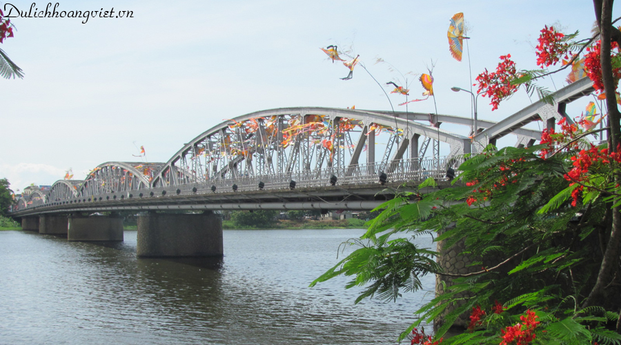 Tour Hoi An Ba Na Hue Phong Nha 2015