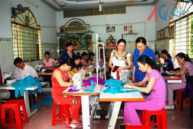 chuyen-san-xuat-va-may-gia-cong-mung-cac-loai-gia-si-le-142-1443209968-5605a2f0e88e1.jpg