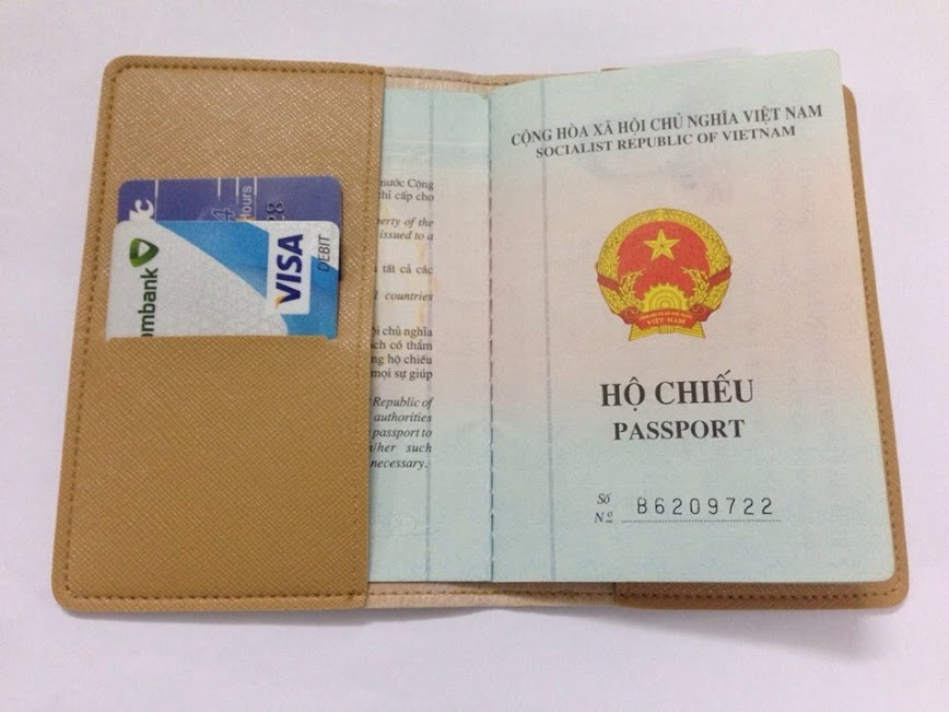 Passport Cover Vo boc ho chieu khac ten theo yeu cau