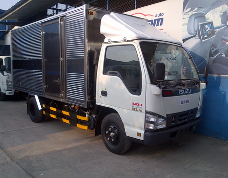 Ban xe tai Isuzu 22 tan vao thanh pho QKR55H 2T2