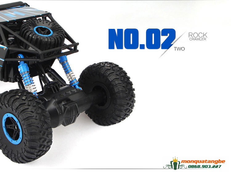 Can ban xe dia hinh dieu khien tu xa