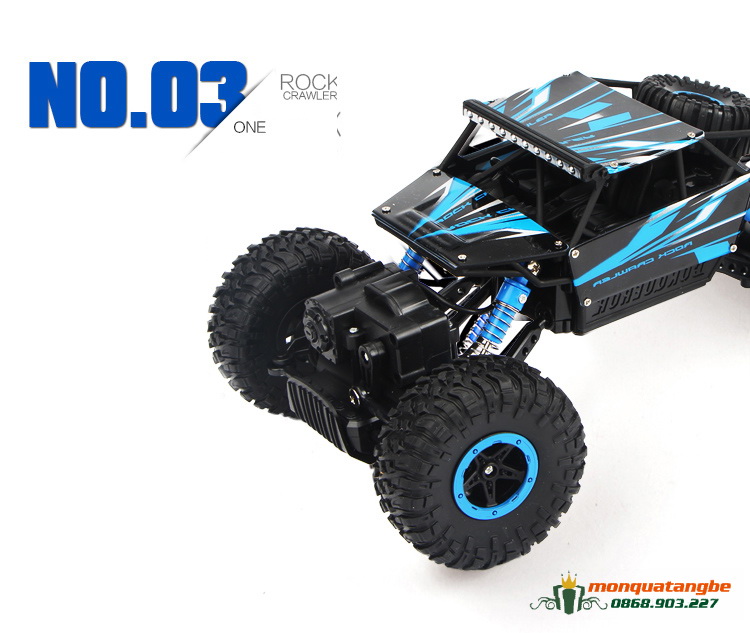 Can ban xe dia hinh dieu khien tu xa