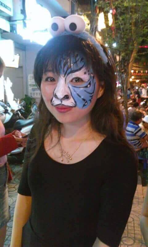 RE Hoa trang Halloween Cung cap hoa si ve face painting Cong ty Song Nhi 0903914629