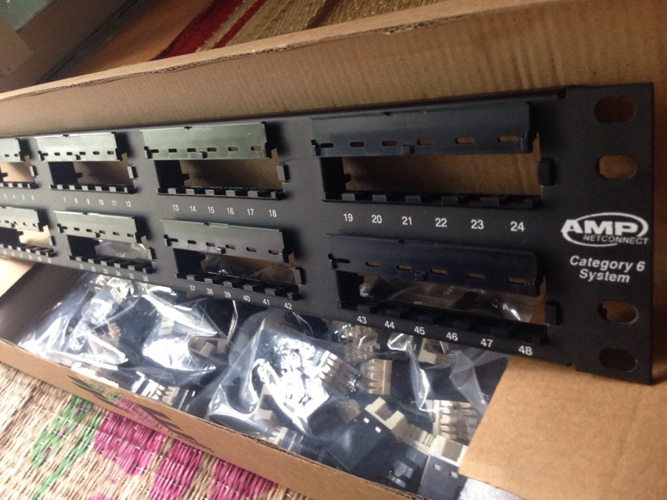 Thanh ly patch panel 2448port gia re hang thi cong con du