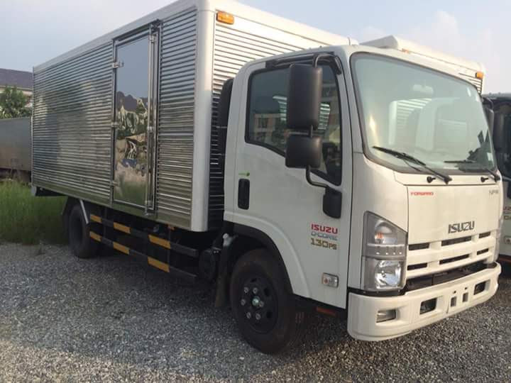 ban xe tai isuzu 82 tan thung dai 6m9 gia re