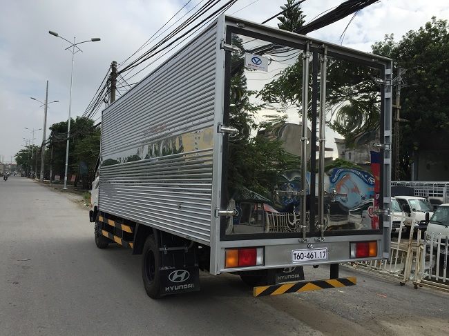 Ban xe tai veam hyundai hd800 8 tan dong co hyundai nhap khau