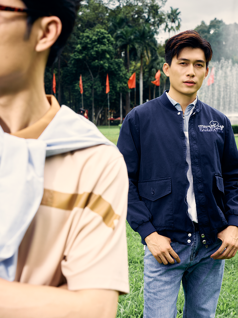 Ao Khoac Bomber 2 Tui Hop In O Nguc Form Regular AK064 Mau Xanh Den