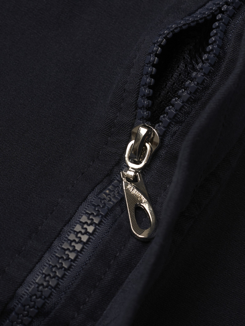 Ao Khoac Bomber 2 Tui Hop In O Nguc Form Regular AK064 Mau Xanh Den