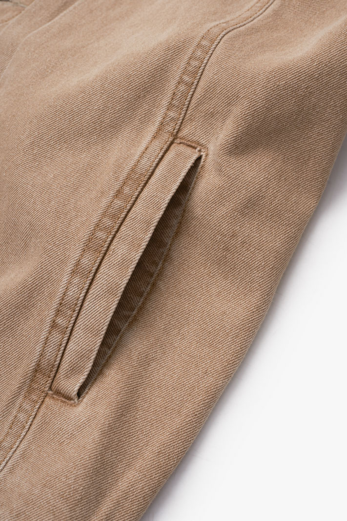 Ao Khoac Denim Xep Ly Nep Tru Form Regular AK063 Mau Be