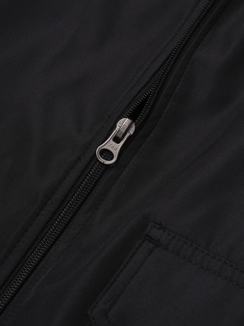 Ao Khoac Du Ep Tui Hop Form Regular AK065 Mau Den