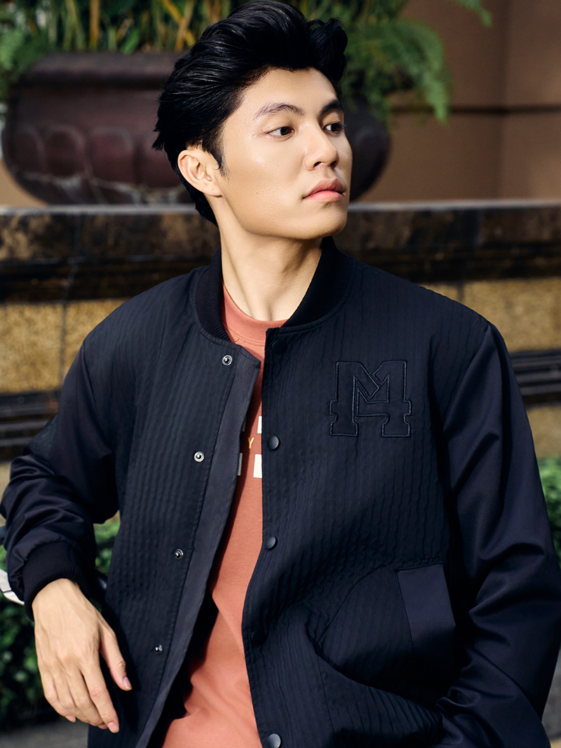 Ao Khoac Varsity In Theu Boc Vien Logo Form Regular AK070