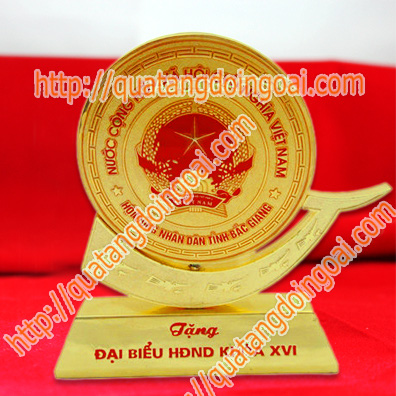 Cong ty chuyen thiet ke qua tang de ban chan giay de ban bieu trung de ban cao capqua tang bo so
