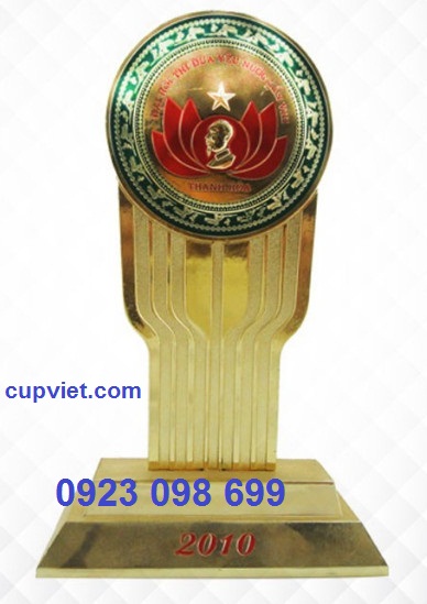 Cong ty chuyen thiet ke qua tang de ban chan giay de ban bieu trung de ban cao capqua tang bo so