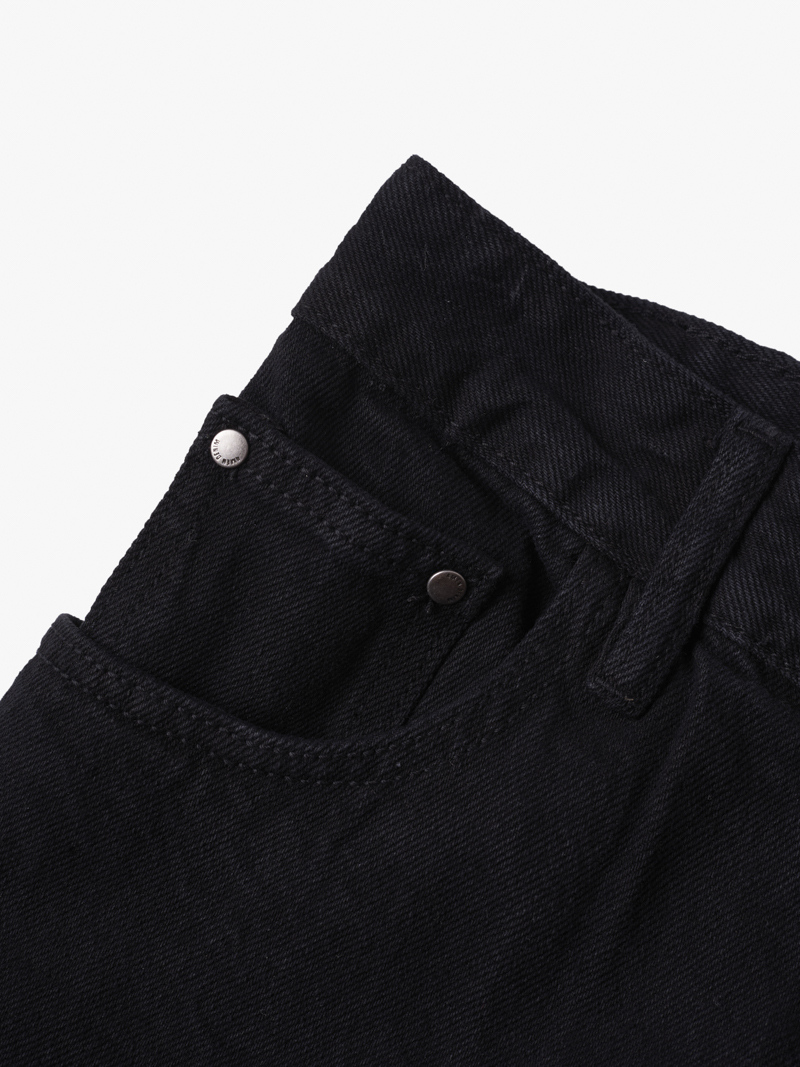 Quan Jeans Den Tron Form Straight QJ102