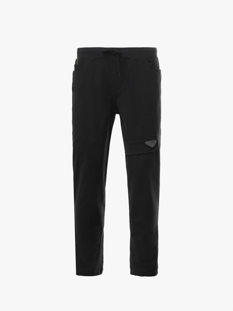 Quan Jogger Kaki Lung Thun Gan Tag Da Tam Giac Form Regular JO016 Mau Den