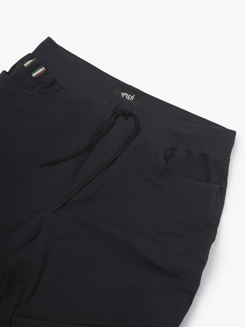 Quan Jogger Kaki Lung Thun Gan Tag Da Tam Giac Form Regular JO016 Mau Den