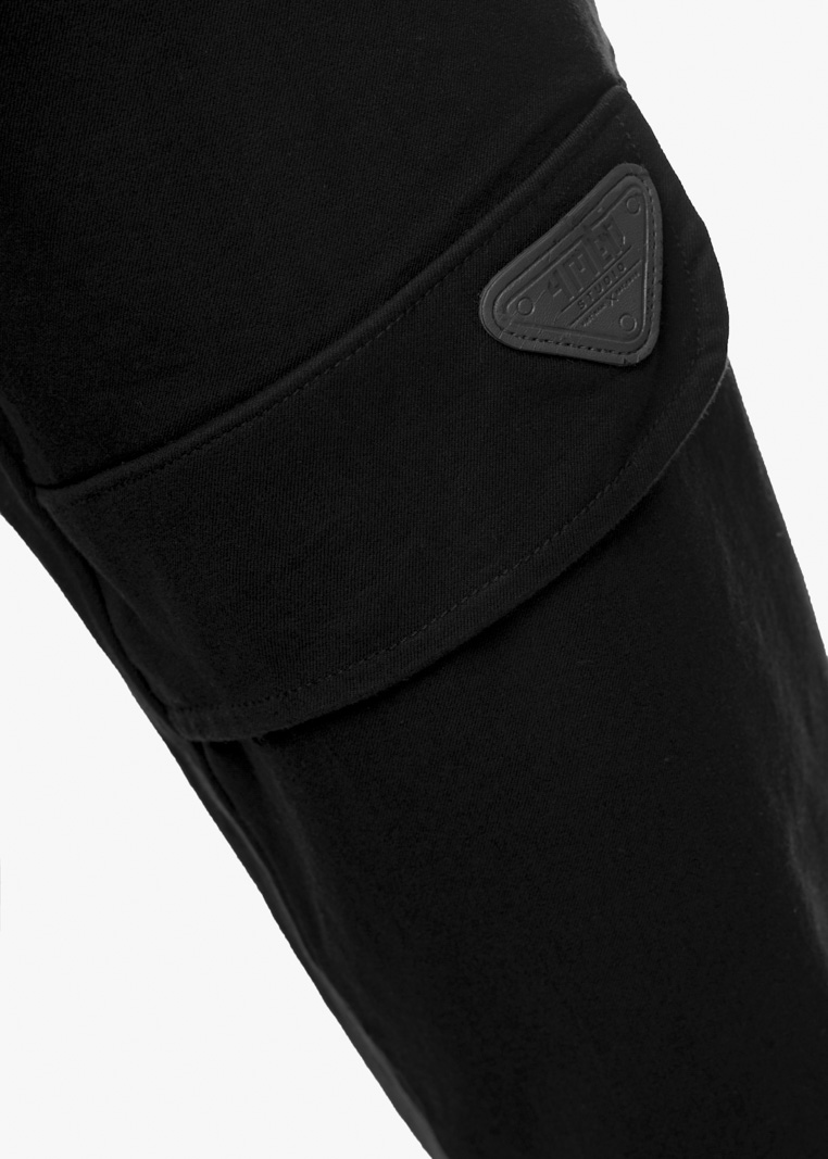 Quan Jogger Kaki Lung Thun Gan Tag Da Tam Giac Form Regular JO016 Mau Den