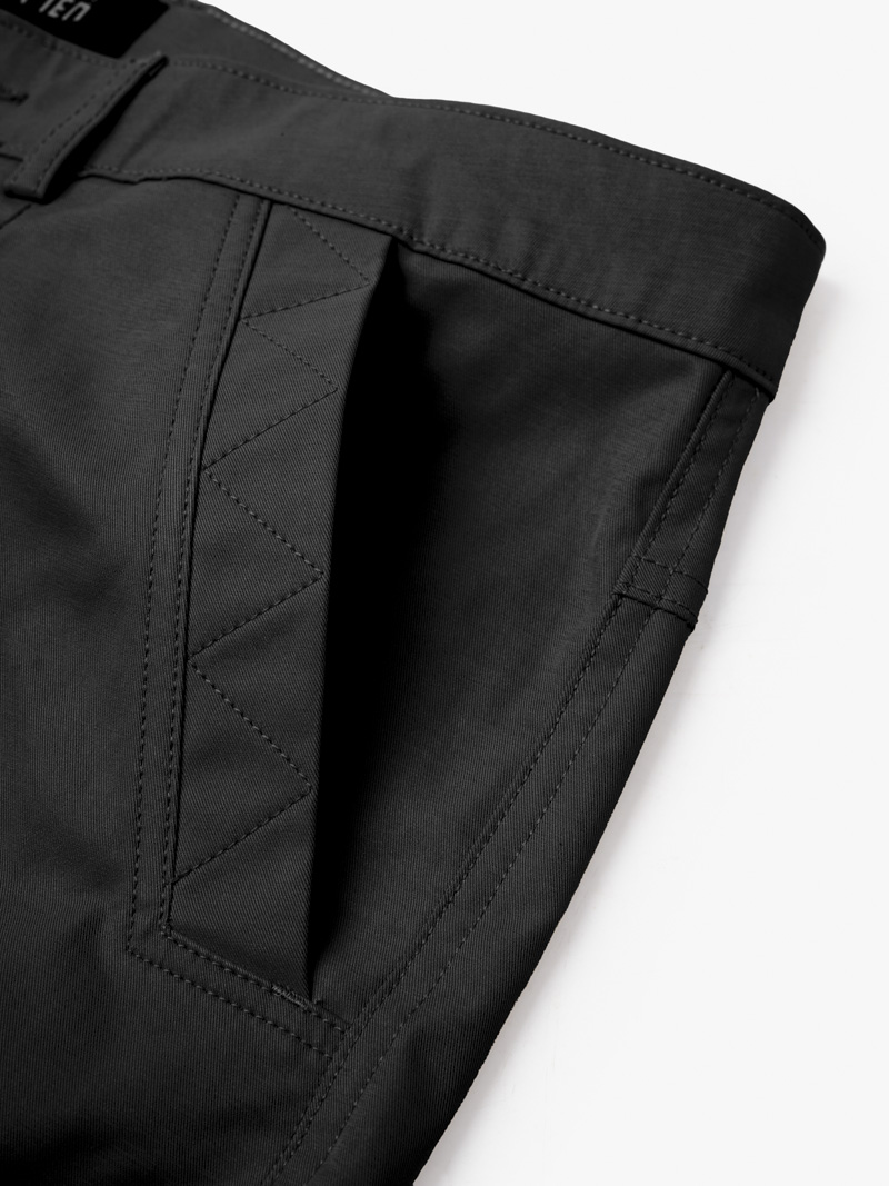 Quan Short Kaki Dieu ZicZac O Tui Form Regular QS063 Mau Den