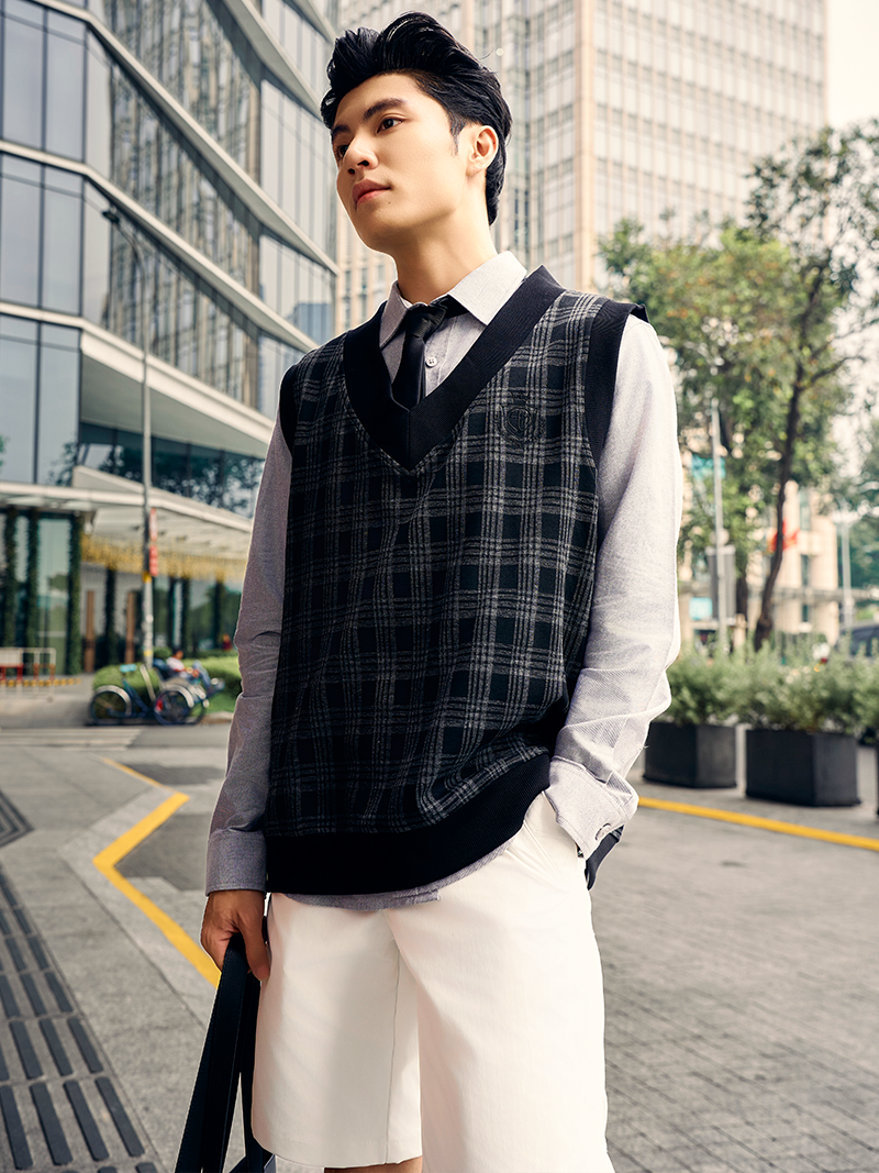 Quan Short Kaki Dieu ZicZac O Tui Form Regular QS063 Mau Trang