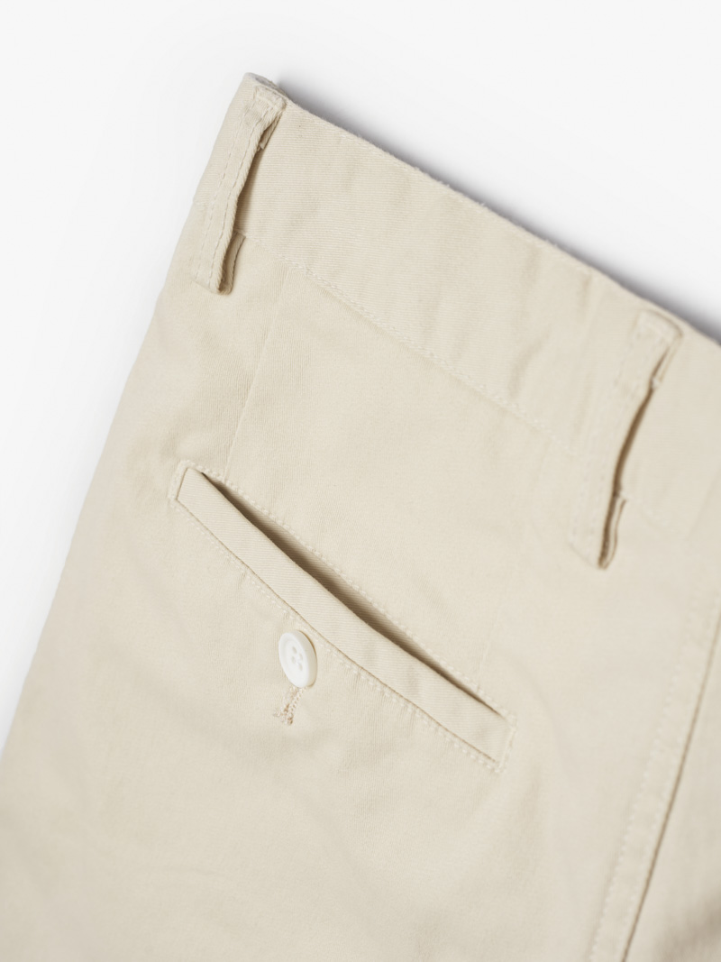 Quan Short Kaki Tui Nho Kieu Form Regular QS054 Mau Kem