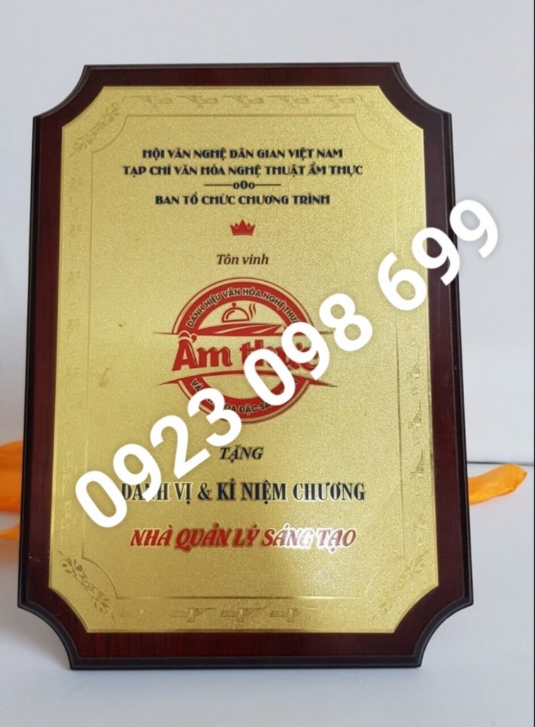 San xuat bieu trung dong lam bang chung nhan qua tang bang khen bang vinh danh go dong gia re