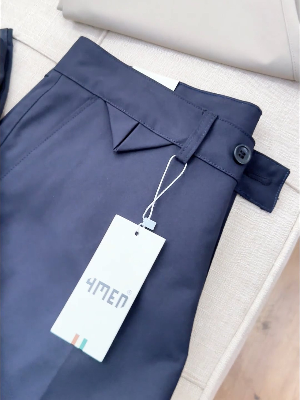 Quan Kaki Theu logo tron 4M Premium Form Straight QK030 Mau Den