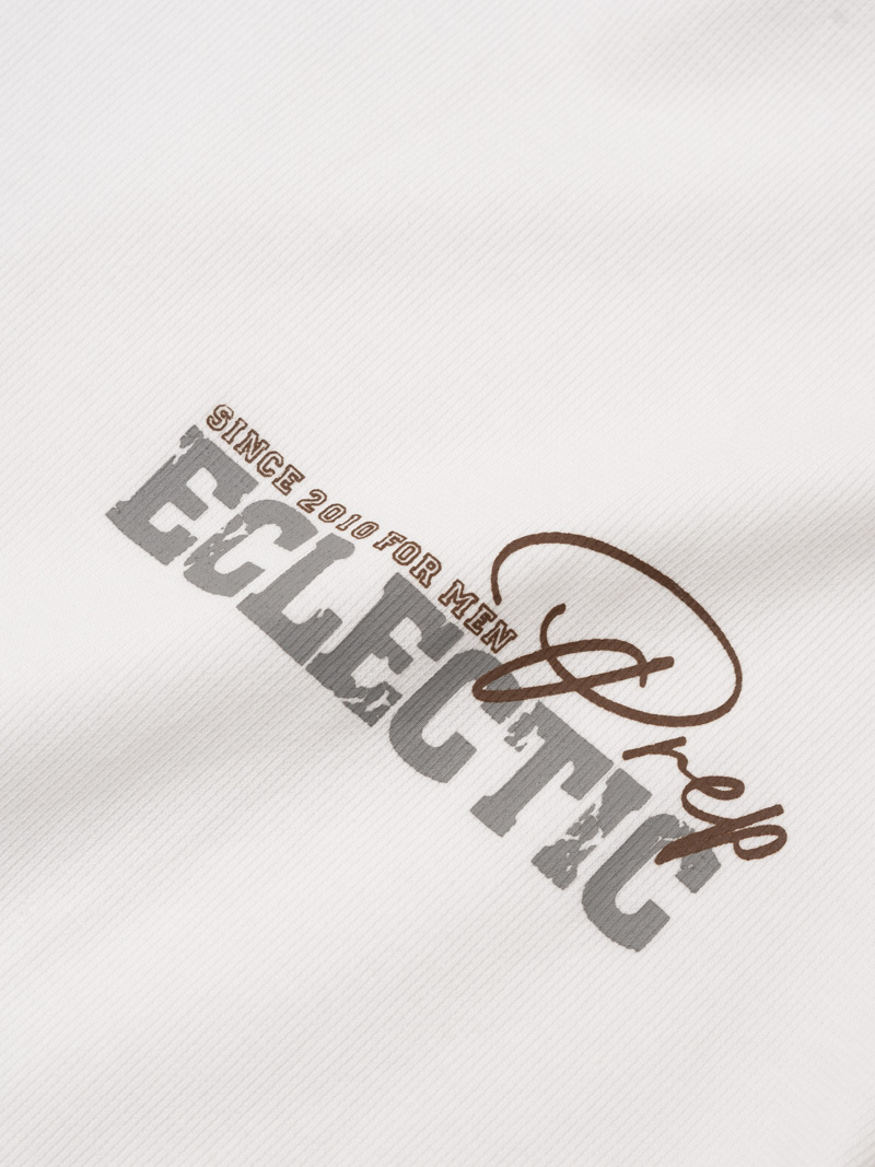 Ao Thun Co Tron In Chu Eclectic Prep Form Regular AT164 Mau Trang