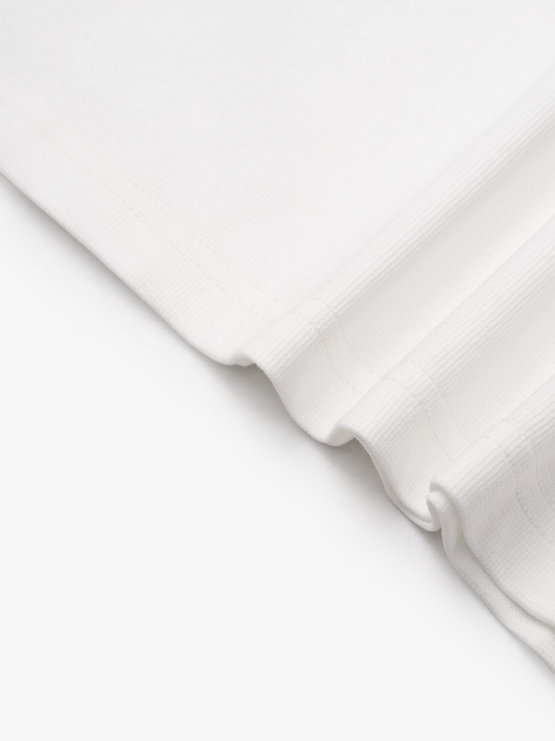 Ao Thun Co Tron In Chu Eclectic Prep Form Regular AT164 Mau Trang