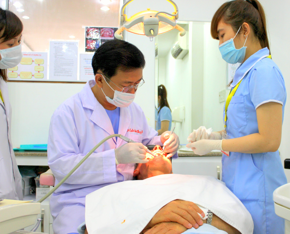 Yeu to anh huong den viec thuc hien cay ghep implant