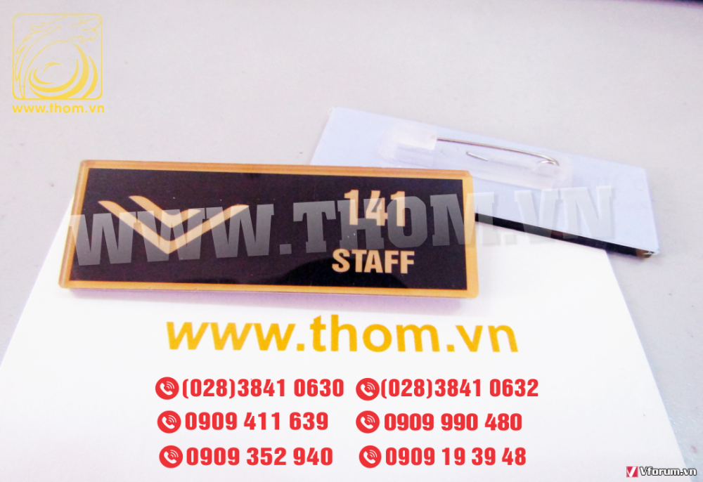 Xuong san xuat huy hieu dong ma vang huy hieu nhua bang ten inox cai ao gia re
